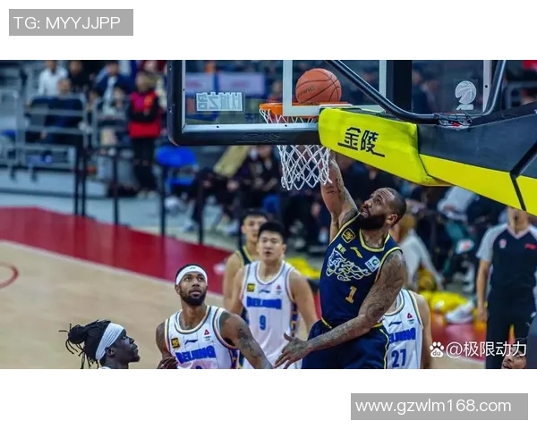 2016年CBA精彩对决上海队迎战北京队激烈角逐引发球迷热情